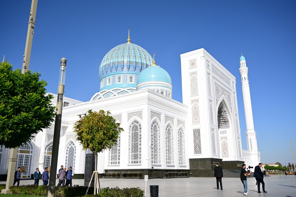 Leyla Əliyeva Səmərqənddə sərgi və memorial komplekslə tanış oldu - FOTOLAR