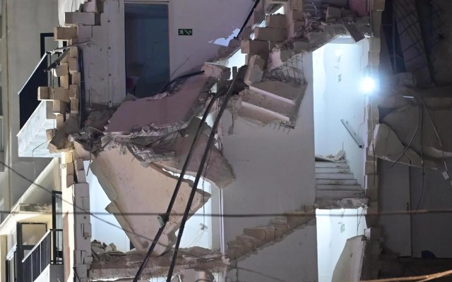 Bakıda yaşayış binasında uçqun oldu