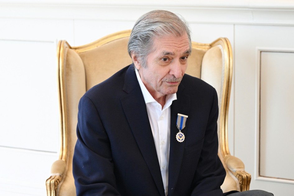 Prezident Fərhad Xəlilova “İstiqlal” ordenini təqdim etdi - FOTOLAR (YENİLƏNİB)