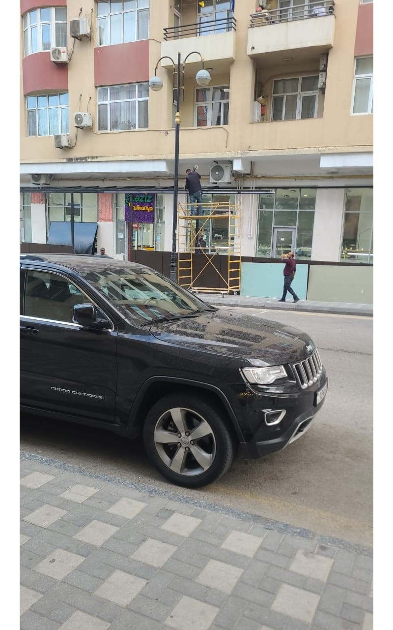 Yasamalda səkiyə qanunsuz müdaxilə aradan qaldırıldı - FOTOLAR