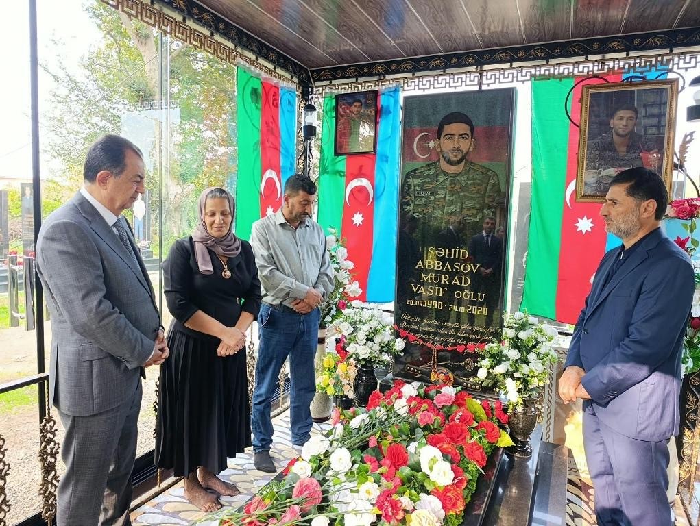 Lənkəranda şəhidlərin məzarı ziyarət olunub - FOTOLAR