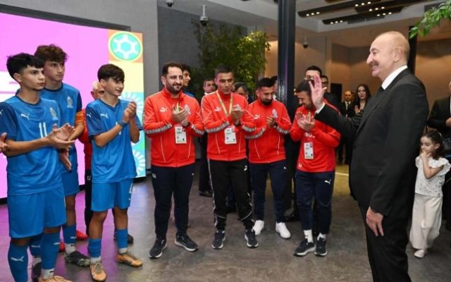 Prezidentin futbolçularla görüşündə maraqlı anlar - VİDEO