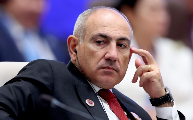 Paşinyan həbs etdirdiyi nazirin qızını təbrik etdi