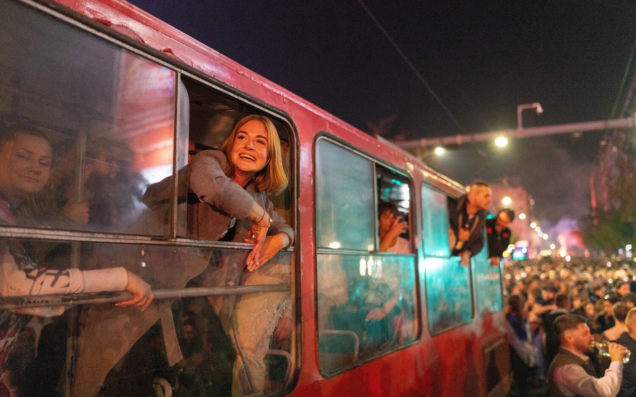 Serblərin üzü gülür... - FOTOLAR