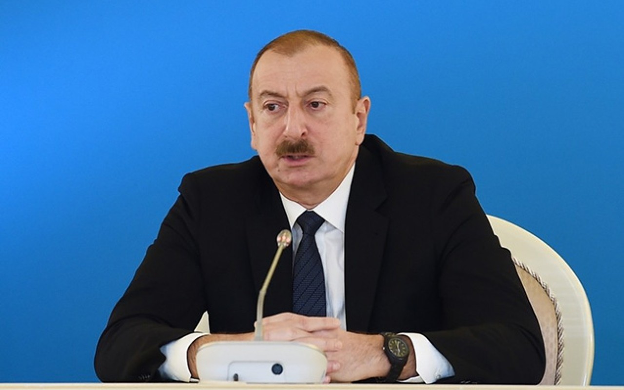 "Müstəqil ölkəyə necə yaşamaq, nəyi etmək, nəyi etməmək dərsləri verilməməlidir" - Prezident