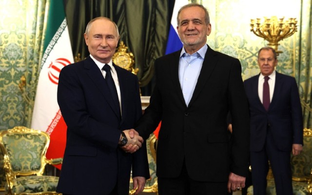 Putinlə Pezeşkianın görüşü oldu