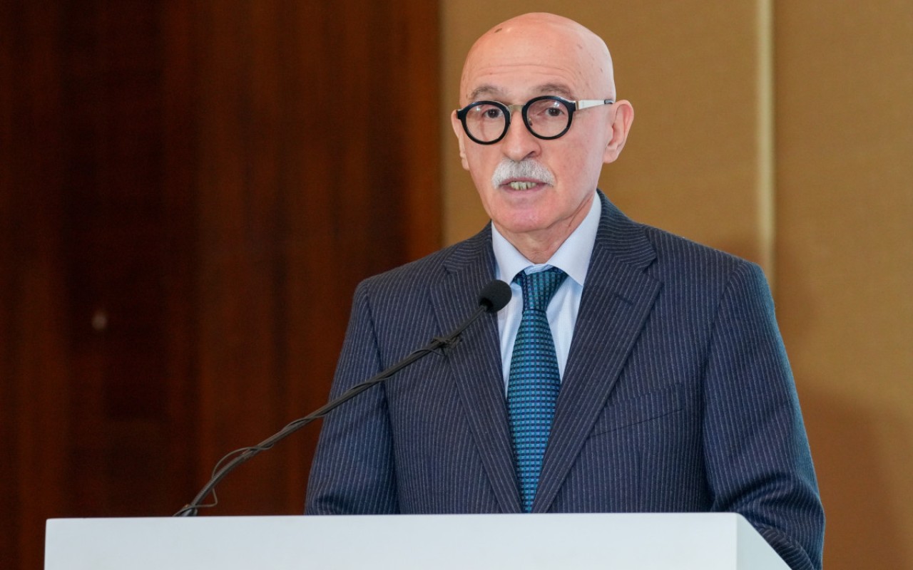 "Ali məktəbə qəbul olmaq üçün əzbərləmək kifayət deyil" - Nazir müavini