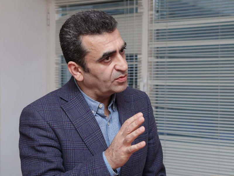 Kamran Həsənliyə himayədarlıq edən şəxsin adı açıqlanacaq- Vəkil