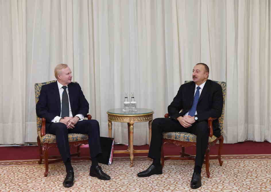 İlham Əliyev BP şirkətinin baş icraçı direktoru ilə görüşdü
