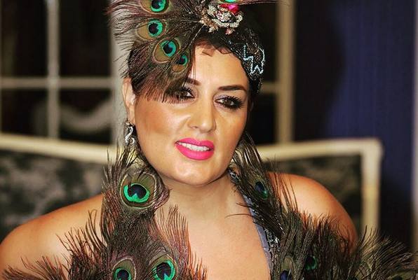 Olmaz elə bu ayaqlardan... nənə olduda düzəlmədi... - Elzanın razrezi başına bəla oldu- FOTO