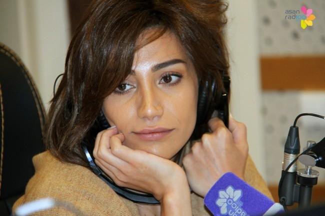 Röya radioda ağladı: Onun üçün darıxıram - VİDEO