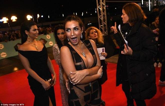 MTV-nin məşhur aparıcıları soyunub yarışdılar- FOTOLAR