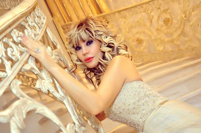 Xalq artistinin Zamiqi qucaqlayarkən səmimi görüntüsü - FOTO