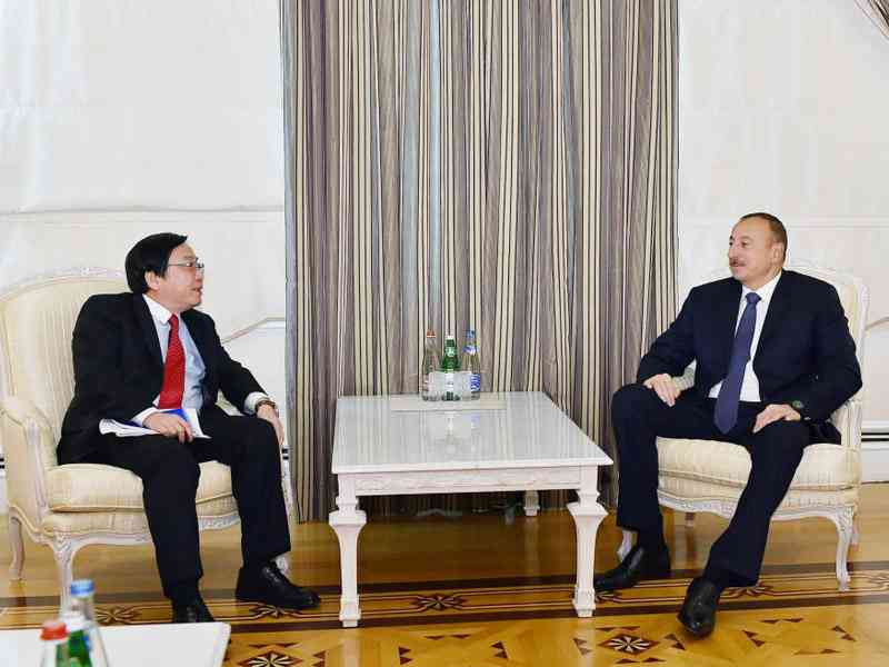 Prezident İlham Əliyev Asiya İnkişaf Bankının vitse-prezidentini qəbul edib - FOTO