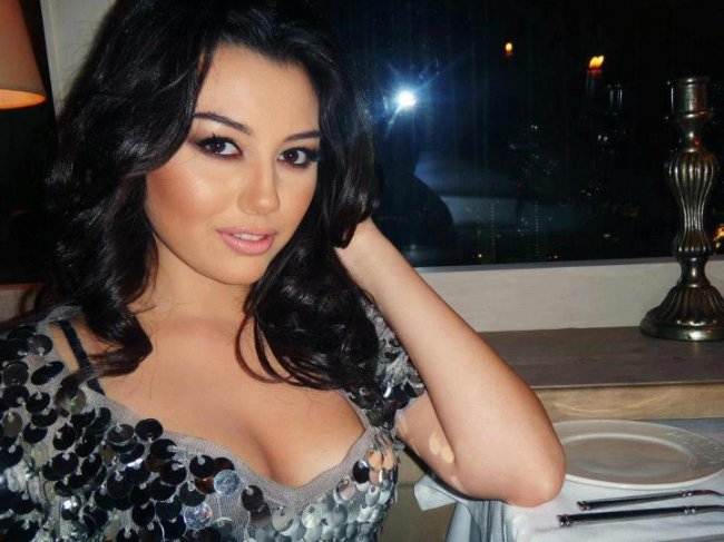 Nazir gəlininin yeni görkəmi heç də ürək açan olmadı- FOTOLAR