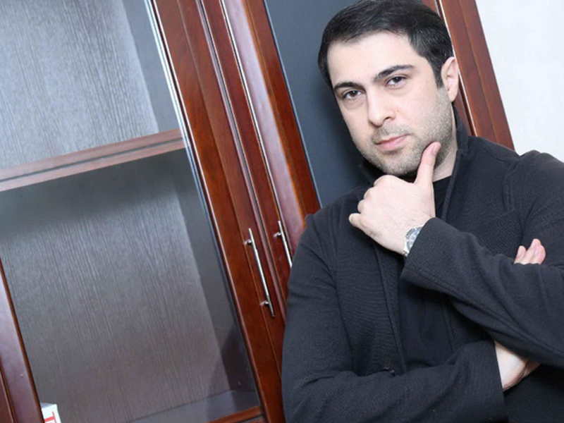 Namiq Qaraçuxurlu od püskürdü: Ay bədbəxtlər...