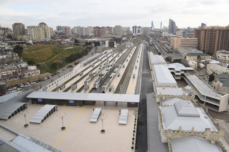 İlham Əliyev və xanımı Bakı Dəmir Yolu Vağzalındakı şəraitlə tanış oldular - YENİLƏNİB (FOTOLAR)