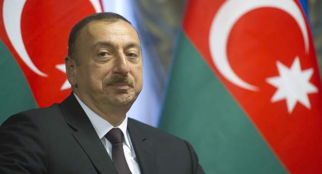 İlham Əliyev Qurbanqulu Berdiməhəmmədovu təbrik etdi