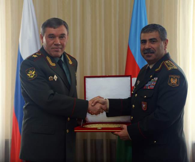 Rusiyalı generaldan Azərbaycana MİNNƏTDARLIQ (FOTOLAR)