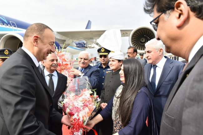 İlham Əliyev Pakistanda belə qarşılandı - FOTOLAR