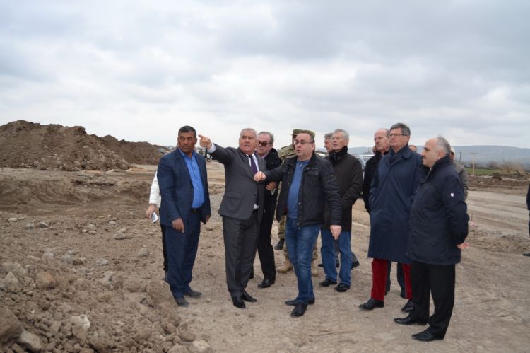 Fransalı senatorlar Cocuq Mərcanlıda