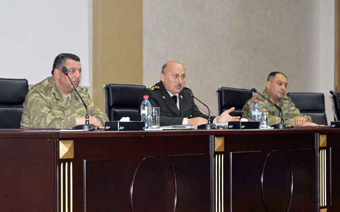 Müdafiə Nazirliyi ilə Hərbi Prokurorluq birgə müzakirə etdi (FOTO)